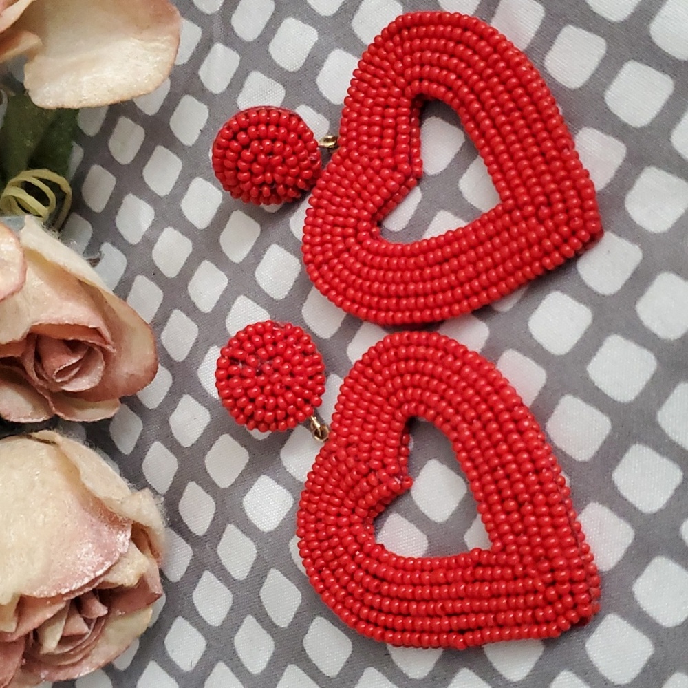 Piper K Handcrafted Seedbead Heart Earrings - Picture 4 of 8